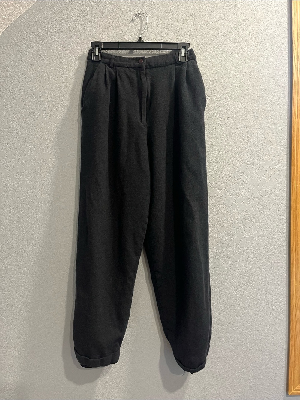 Chaus Women’s Black Relaxed Trousers